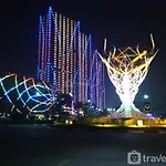 Simple Studio Apartment At Grand Kamala Lagoon By Travelio
