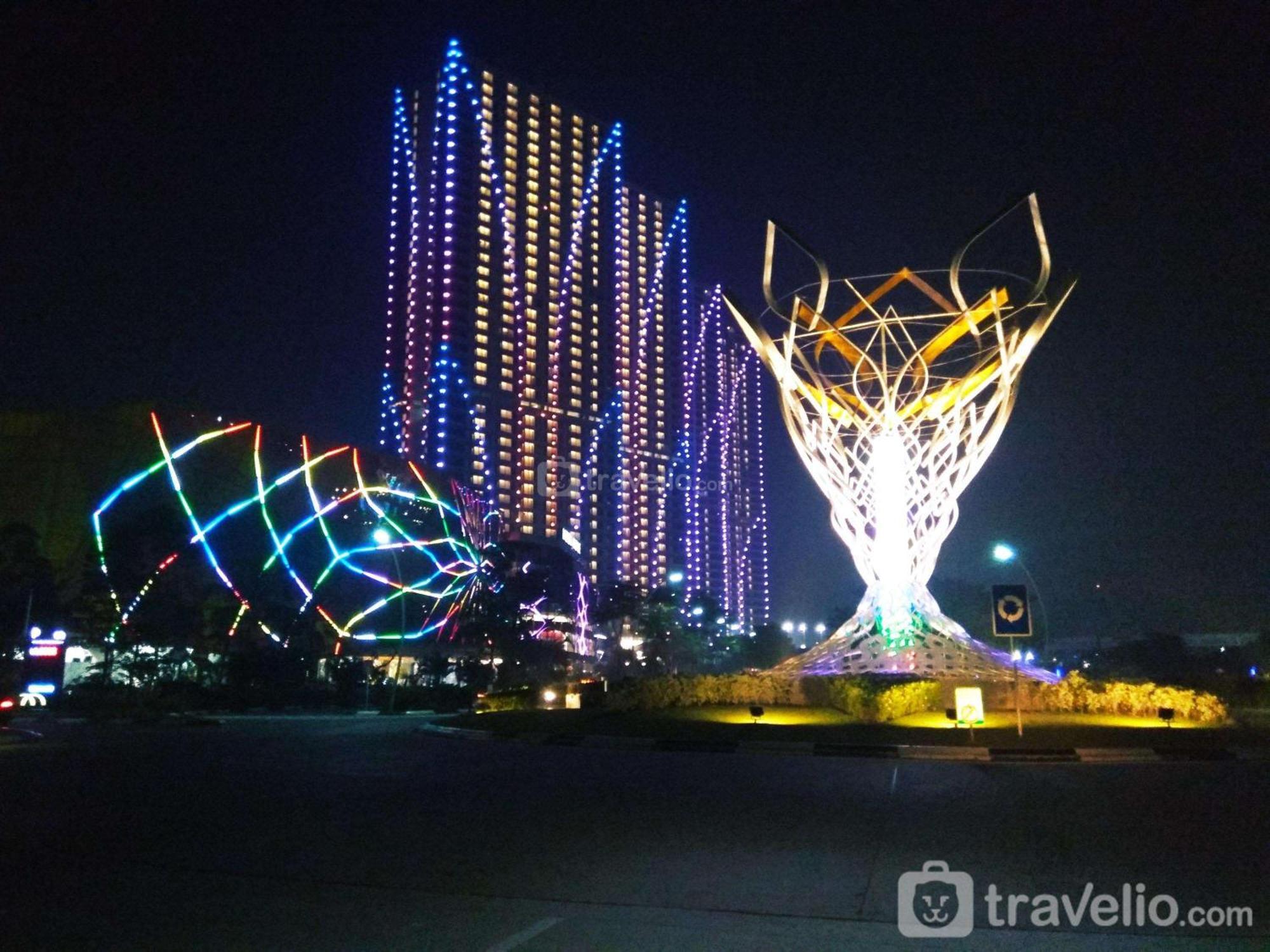 Simple At Grand Kamala Lagoon By Travelio